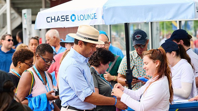 Chase lounge entry